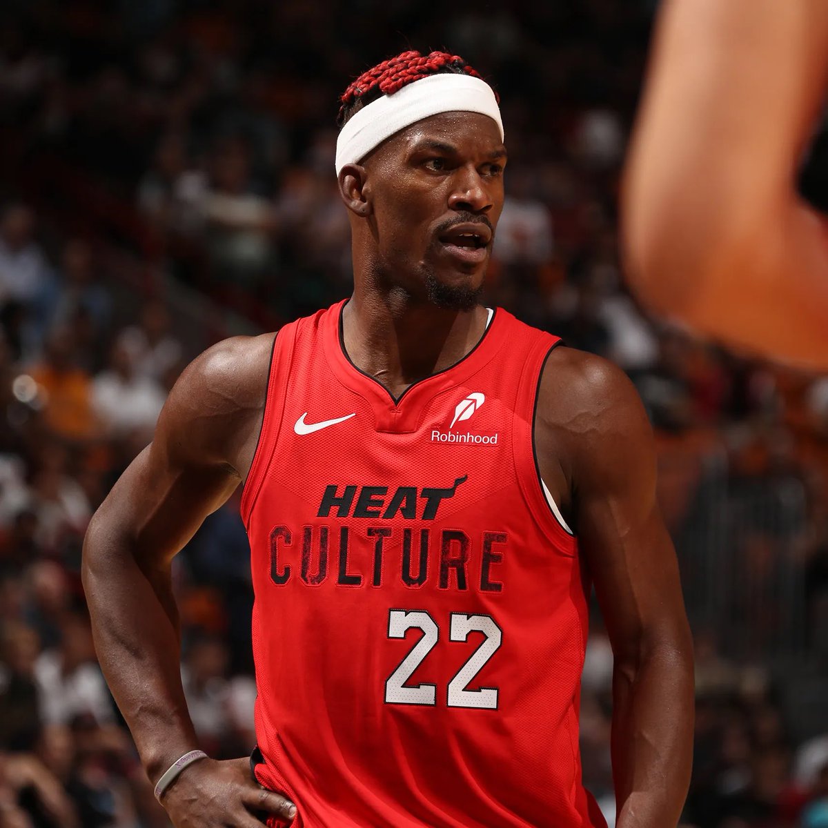 Jimmy Butler tonight:

11 Points
5-12 FG
0-2 3PT
0 Revenge
1 New Hair Color

BEST PLAYER FOR MIAMI TONIGHT…HEATLE FOR LIFE 🔥🔥🔥