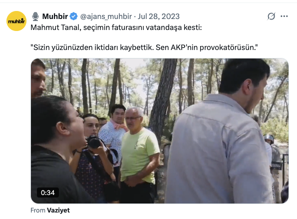 ifndefgt's tweet photo. İktidar ana muhalefete çok yönlü bir operasyon düzenliyor. Onlar muhalefete kayyum atamaya, ana muhalefet de kayyumdan kurtulmak için acil kongre düzenlemeye çalışıyor. Kongre için bi tarafın (Kilicdarcilar) eli çok zayıf, tam da bu ortamda sosyal medyada neyidüğü belirsiz bi Kilicdarin fedaisine (Mahmut Tan*l) övgü seli başlıyor. Bizim millet kendi imkânlarıyla mı avel yoksa manipüle mi ediliyorlar emin olamıyorum.

Ben de size son 2 yıldan en sevdiğim MT karakterlerinden bir bukle sunayım

1- 2023 hezimeti sonrası gittiği Akbelen'de protestocular tarafından kovulup kaçan, kaçarken de seçimin faturasını vatandaşa kesen MT
2- Parti kongresi öncesinde Kilicdar'a muhalif kanadın temsilcisi milletvekilini yumruklayan atanamamış Alpay fedai MT
3- Seçim yenilgisi sonrası yol yapımı için kendisine mesaj atan vatandaşı tersleyen İlker C. MT
4- Kilicdarin kaybettiği kurultay sonrası gazetecilere kazandık/öndeyiz yalanı atan MT