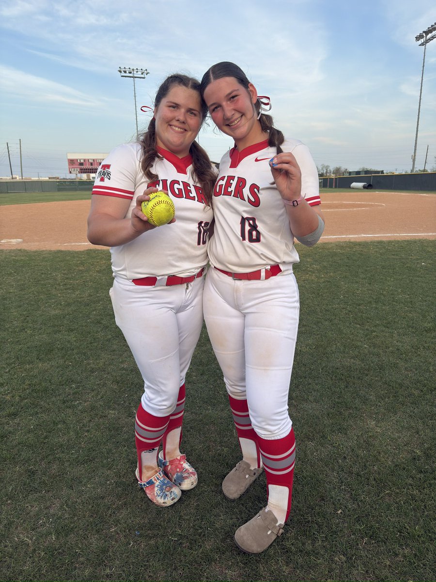 No-hitter in tonight’s win over Clements! Great job ladies!