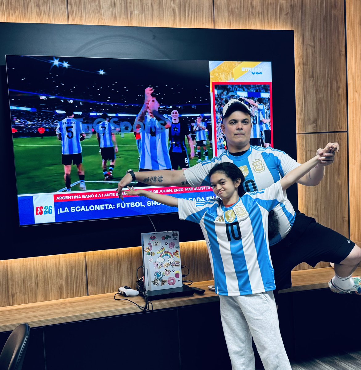 hoy tuvimos clases de baile 😂😂🇦🇷