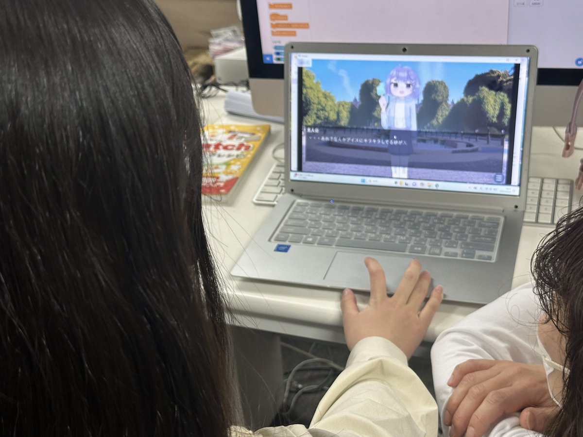 codience3's tweet photo. 小学生のプログラミング、ここまで進化してるって知ってた？ 😲💻

最近の小学生、こんなスゴいことやってます…

🎨 Blenderでリアルな3Dモデリング✨
🎮 Unityでオリジナルのゲーム制作🔥
⌚ Pythonで時計やストップウォッチをプログラミング⏳
📖 本格RPGをゼロからストーリー設計してゲーム化😳 https://t.co/d7Yo4OSgJp