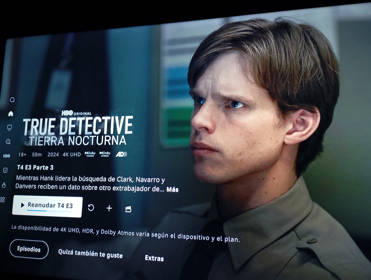 AbrilNovoa_'s tweet photo. Wtf?! It's an HBO Original but mentions Netflix? @HBOLAT @NetflixLAT 

#hboseries #NETFLIX #HBO #TrueDetective https://t.co/jIyLTdcS1U
