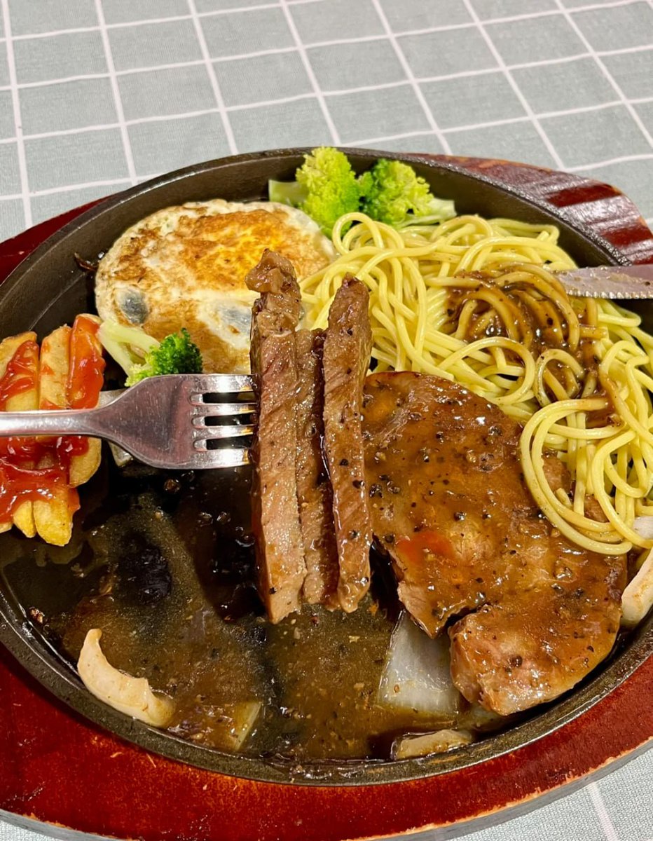 “Food is my second favorite thing tonight!!
#UnitedStates #dinner #NewYork