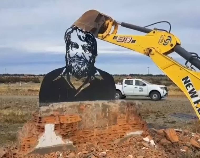 Cele Fierro tweet media