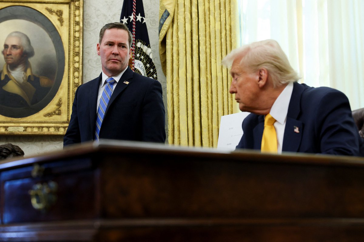 ChinaDaily's tweet photo. #US National Security Advisor Michael Waltz assumed "full responsibility" for a leaked group chat discussing an upcoming strike in Yemen, he said in an interview with Fox News on Tuesday. https://t.co/ypaFGIdvNk https://t.co/YuIrznG24H