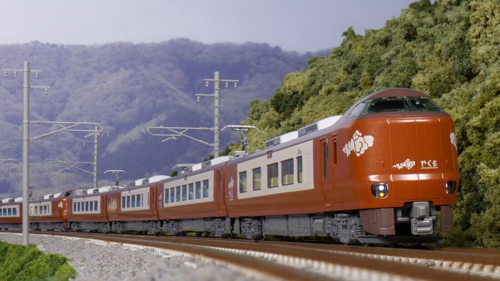 ブロンズに輝く新型車両】 273系「やくも」はサウンドカードとともに