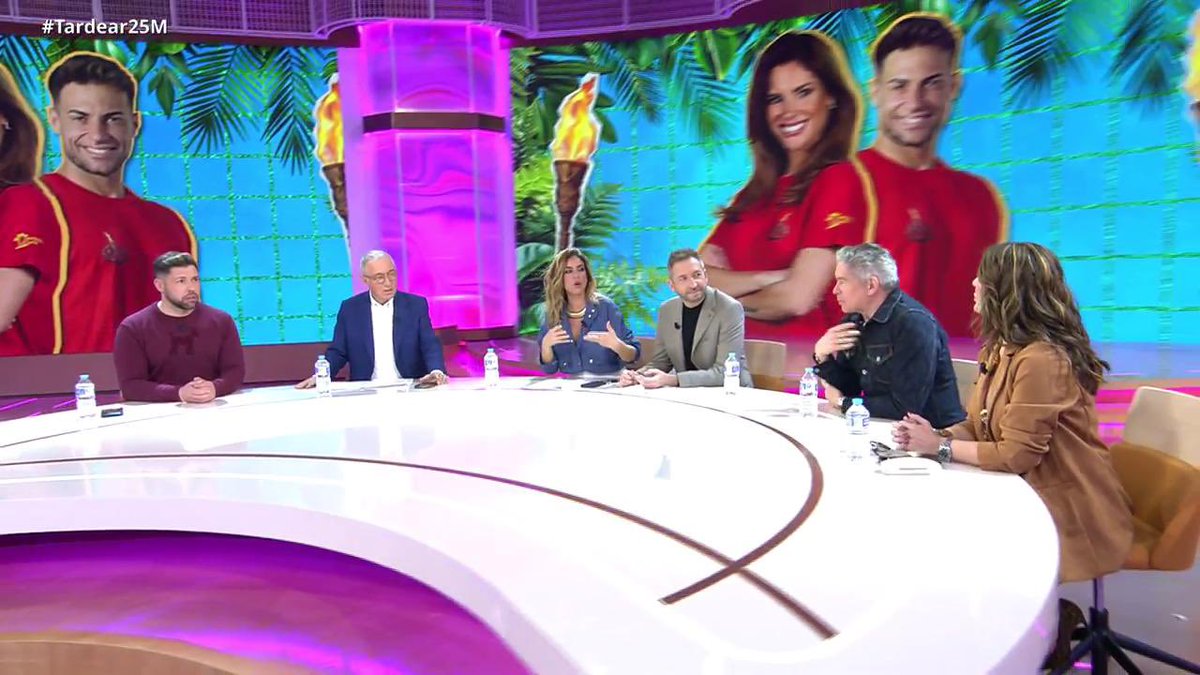 Mediaset España (@mediasetcom) on Twitter photo 🎉 'Tardear', con <a href="/Frank_Blanco/">Frank Blanco</a> y <a href="/DulantoVeronica/">Verónica Dulanto</a>, iguala su mejor cuota en su nuevo horario con un 10,1% y es LÍDER en <a href="/telecincoes/">Telecinco</a> sobre su rival en coincidencia con un 10,5%, 1,2 puntos más 🎉 'Tardear', con <a href="/Frank_Blanco/">Frank Blanco</a> y <a href="/DulantoVeronica/">Verónica Dulanto</a>, iguala su mejor cuota en su nuevo horario con un 10,1% y es LÍDER en <a href="/telecincoes/">Telecinco</a> sobre su rival en coincidencia con un 10,5%, 1,2 puntos más