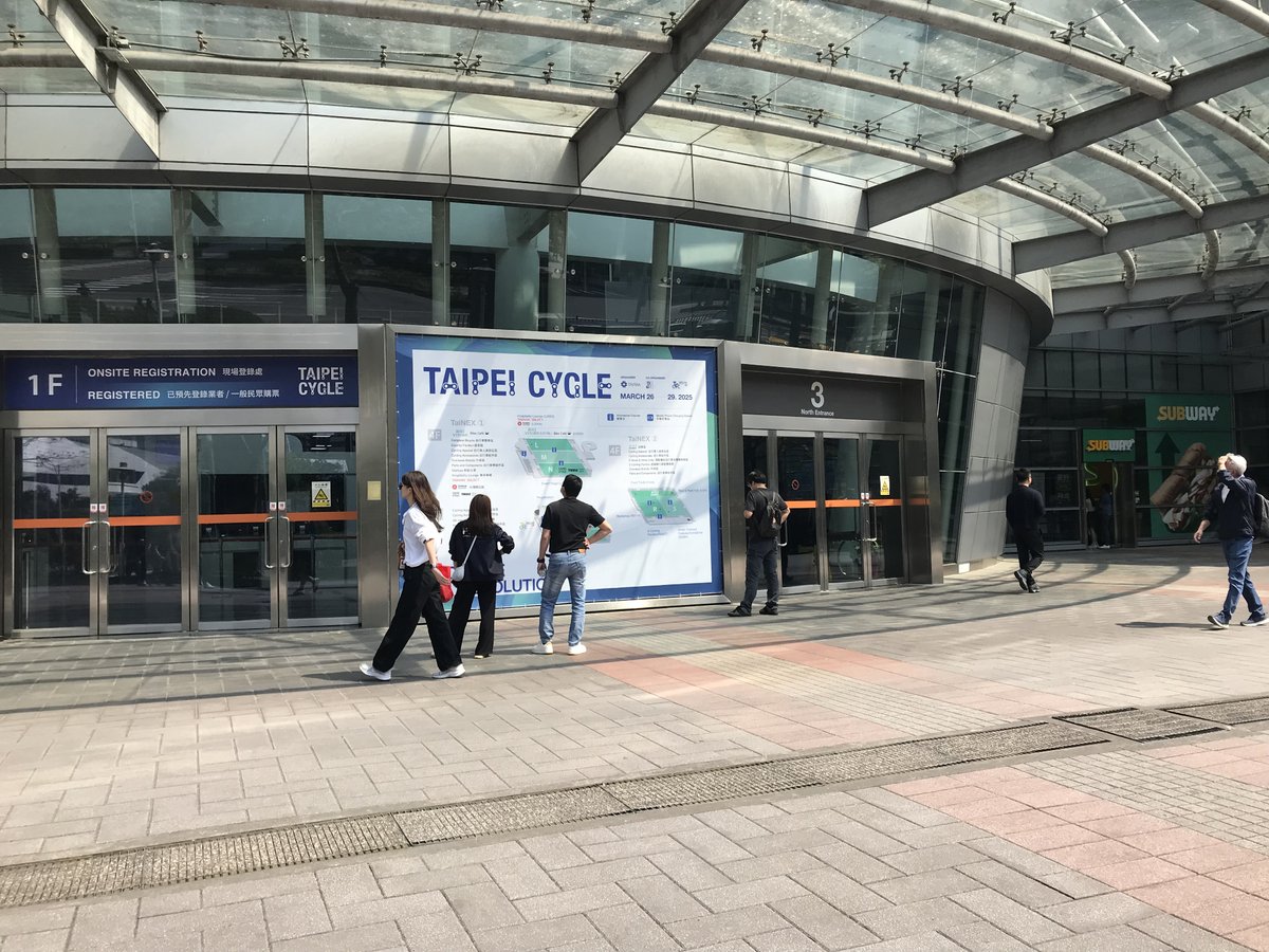 iWA_nagoya's tweet photo. #台北サイクルショー 2日目です!
本日もよろしくお願いします😊
#taipeicycleshow #taipeicycle https://t.co/hIKGolBIES