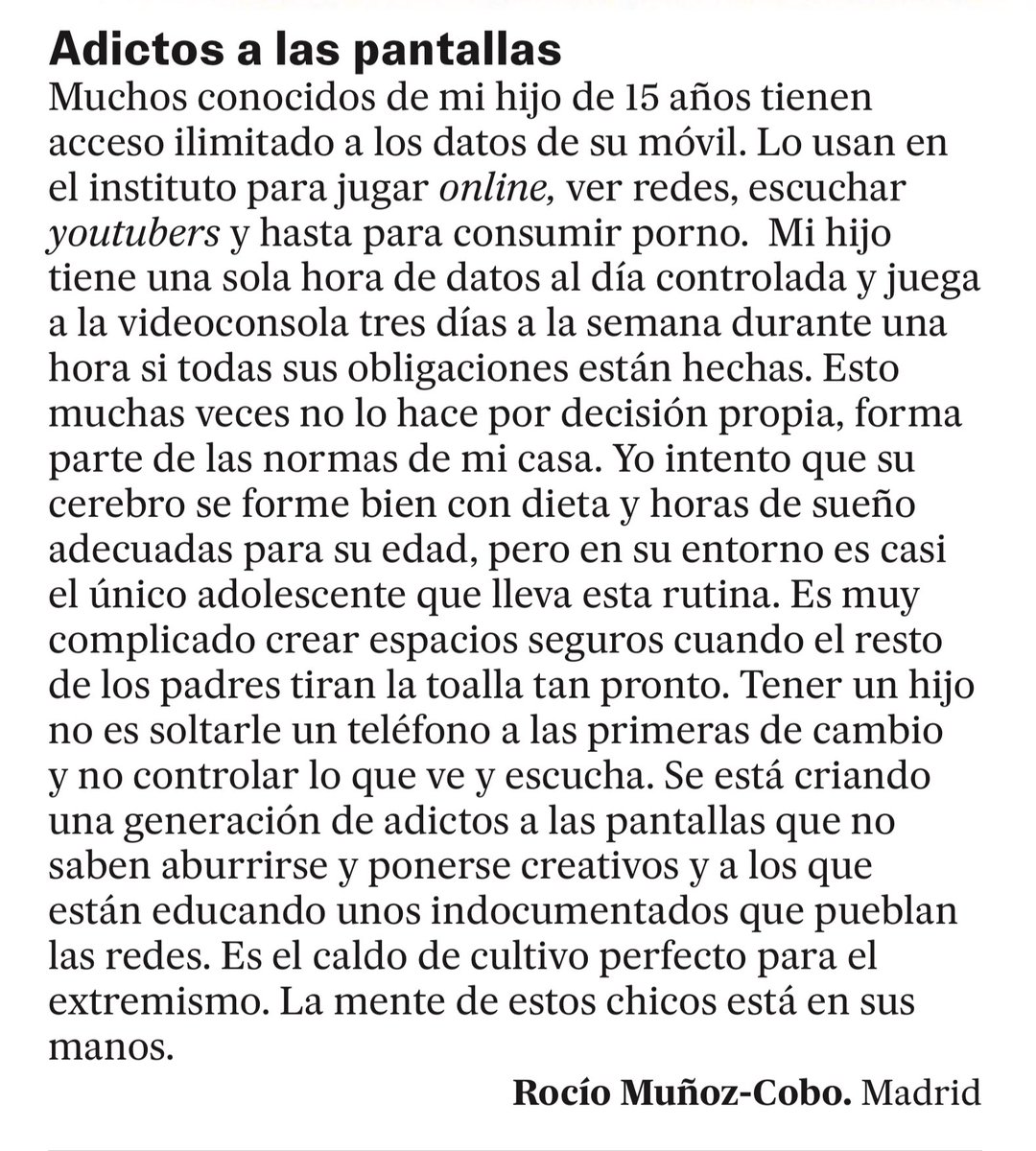 He aquí una madre que educa correctamente a su hijo. No abundan esas familias. Enhorabuena. Porque (recuerdo, parece una perogrullada) esa es la labor de las familias.