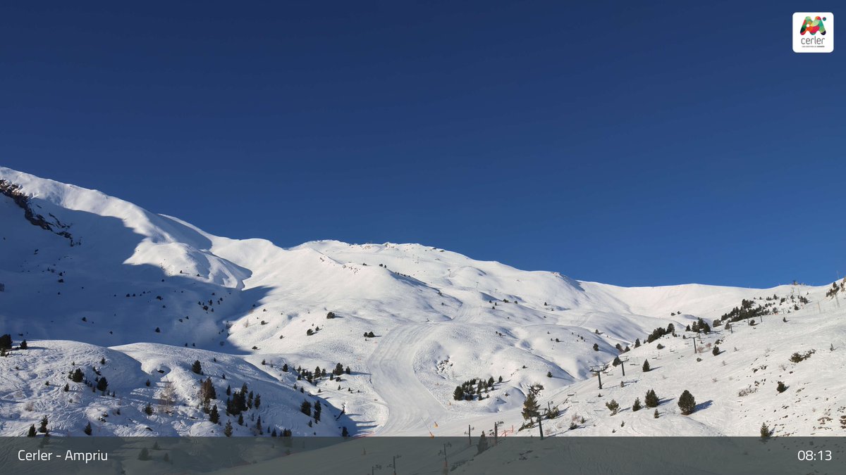 meteobenas's tweet photo. Amanece el día 26 de marzo de 2025.
Despejado. Algo de Norte.
Temperaturas mínimas.
#Benasque 3,1ºC.
#Renclusa -4,8ºC.
#Cogulla -4,3ºC.
#Aneto -11,1ºC.
Buenos días!
#meteo #ValledeBenasque https://t.co/n8W42jidUu