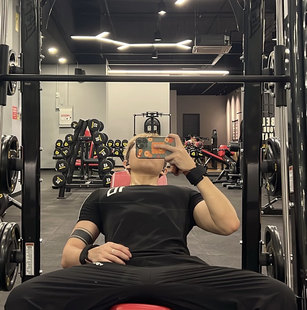 JackLim99's tweet photo. Sit on me 😈 https://t.co/z8Qn3e4AEn