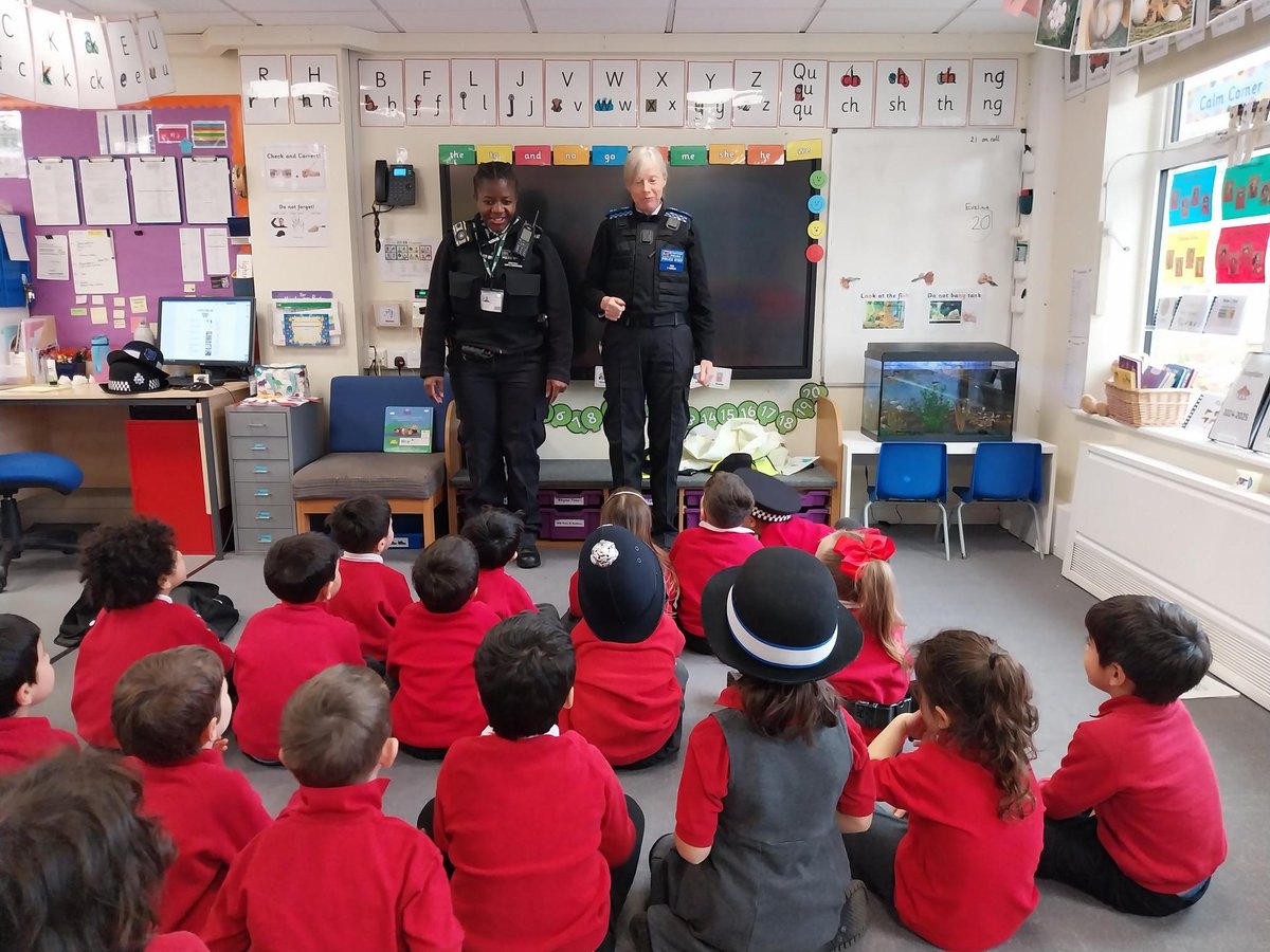 Children from Cavendish Reception Class enjoyed a visit from Officers from Chiswick homefields