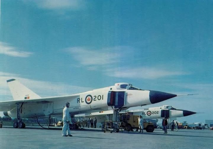 MarekAsimo's tweet photo. Dla miłośników lotnictwa, którego nie było: wczoraj była 67 rocznica pierwszego lotu samolotu legendy #avroarrow #żurakowski @JacekSiminski @PEmeryt @jasiol7 https://t.co/wdIOB1pZMY