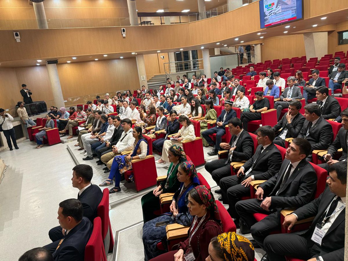 YASMinistry's tweet photo. The #CentralAsiaYouthDelegation visited IIT Delhi and gained insights into its pioneering research, technological advancements, and academic excellence. They explored the Central Research Facility, witnessing cutting-edge innovations driving progress across various fields. #CAYD https://t.co/WY89oNlLZz