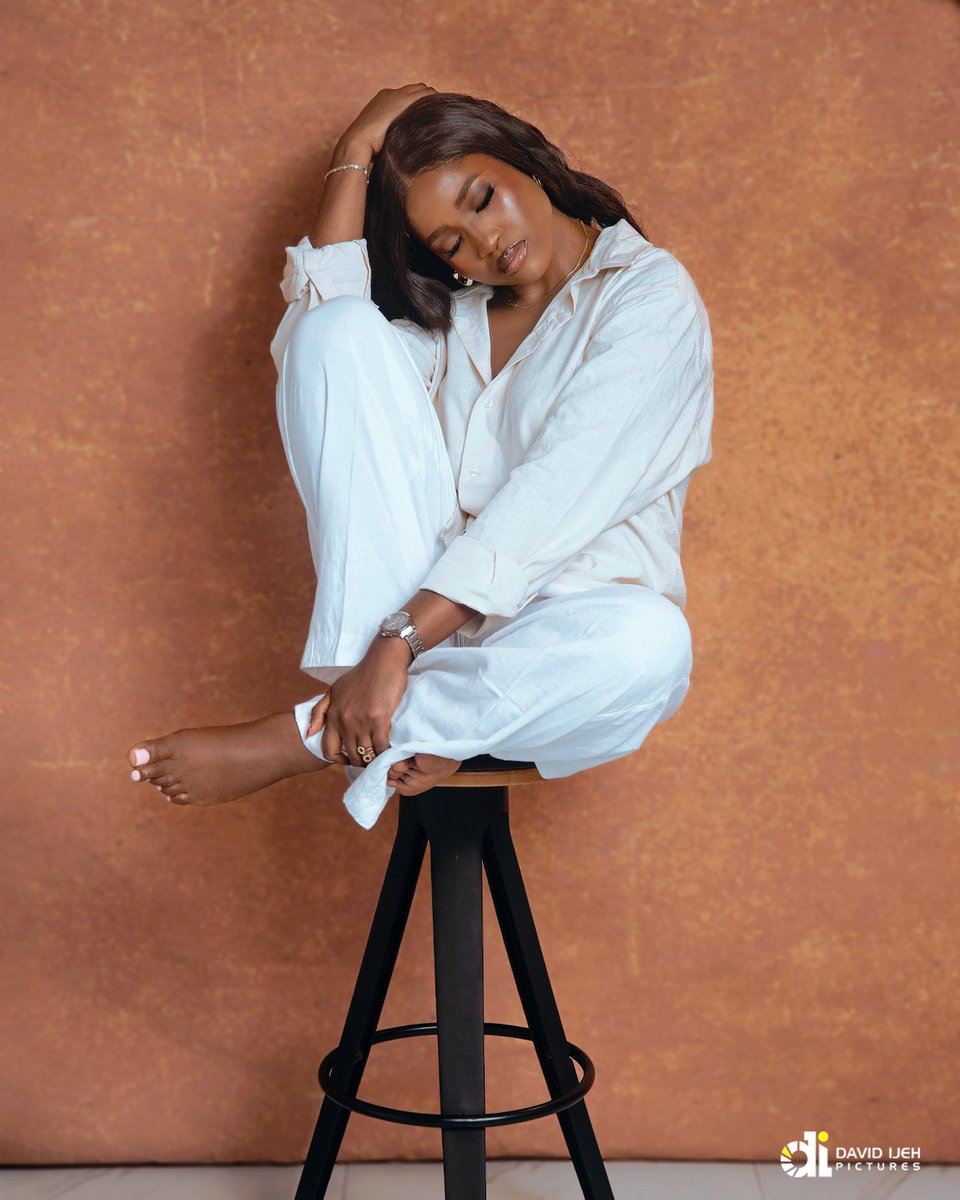 AKUABATA (@_justadachi) on Twitter photo Another year round the Sun. Happy Birthday to Me πππ.
Thank you <a href="/Mzrhemmy/">Alimosho Agbani darego</a> for pulling this outfit off last minute ππΎ Another year round the Sun. Happy Birthday to Me πππ.
Thank you <a href="/Mzrhemmy/">Alimosho Agbani darego</a> for pulling this outfit off last minute ππΎ