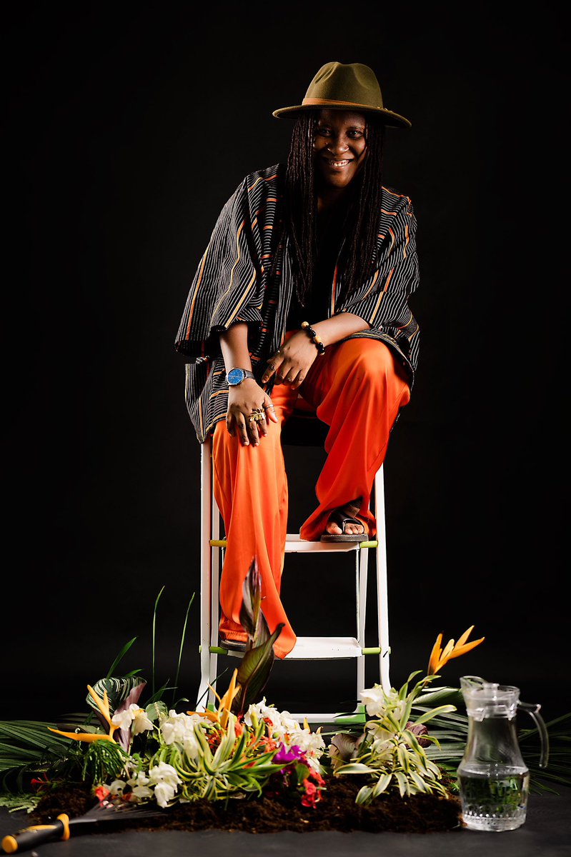 Somewhere in the 80s at 7.30 am, this Queen was born!
It's my birthdayyyyyyyyyyyyy