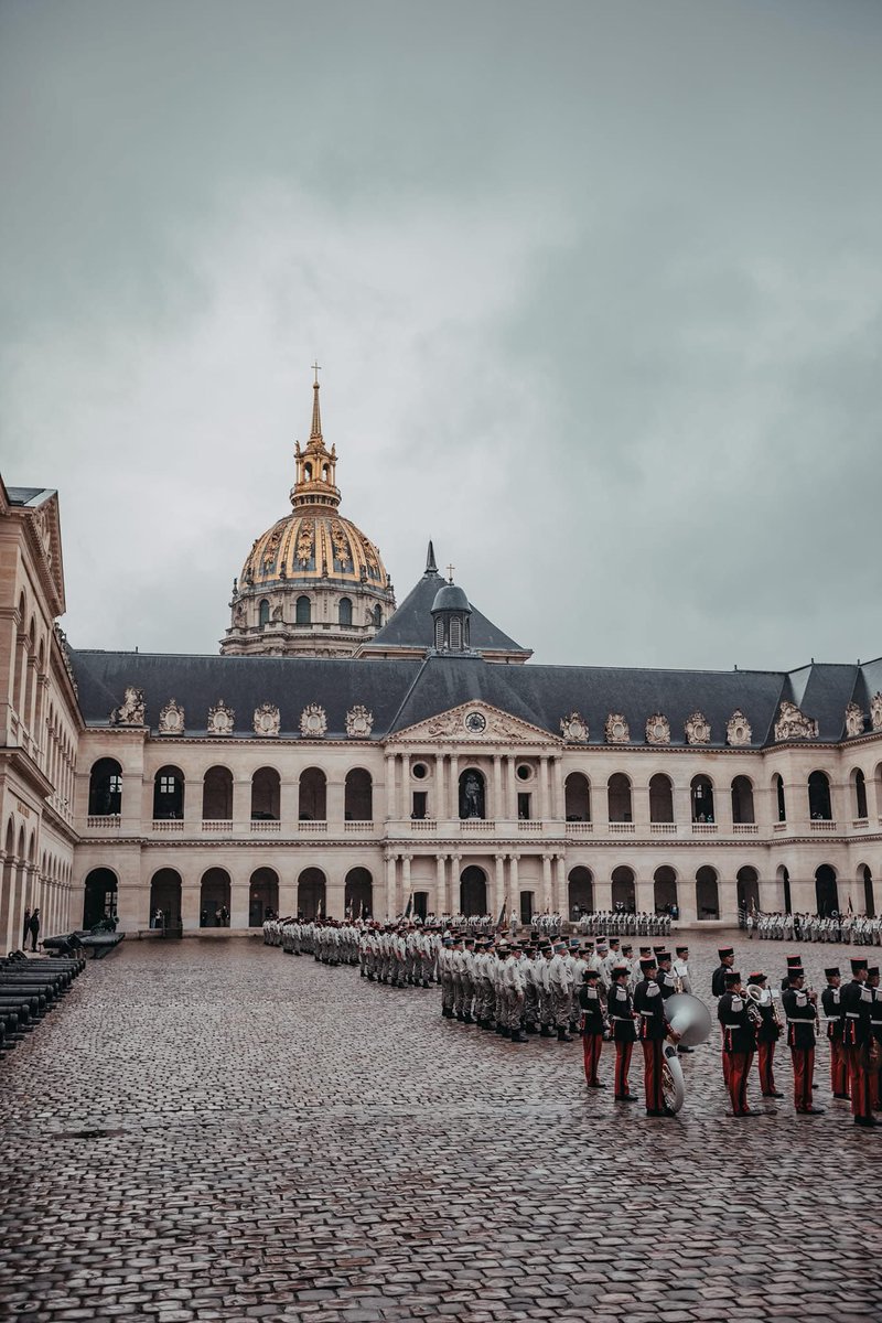 BrigadeLOG's tweet image. 📅 Il y a un an, jour pour jour…
🇫🇷 Le 26 mars 2024, la B.LOG était officiellement créée dans la cour d'honneur des Invalides. Un événement marquant pour l’@armeedeterre donnant naissance à une unité essentielle au soutien des forces engagées. 🪖