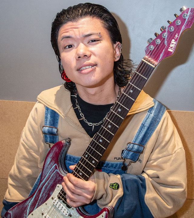 ESPGuitarsJP's tweet image. ╭━━━━━━━━━━━━━╮
🎸Meet the New ESP Artists🎸
╰ｖ━━━━━━━━━━━━╯
⚡Launcher No.8 @LauncherNo8

RYOSUKE @ryosuke_ln8
➡️ espguitars.co.jp/artists/47672/

SHOI @shoi_ln8
➡️ espguitars.co.jp/artists/47677/

森口みそら @_mori_bass_ln8
➡️ espguitars.co.jp/artists/47679/

#espguitars