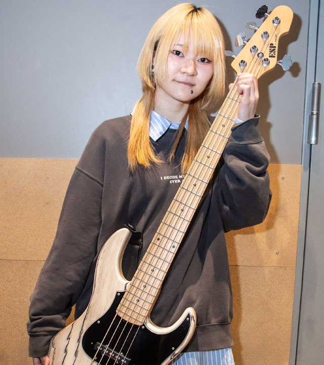 ESPGuitarsJP's tweet image. ╭━━━━━━━━━━━━━╮
🎸Meet the New ESP Artists🎸
╰ｖ━━━━━━━━━━━━╯
⚡Launcher No.8 @LauncherNo8

RYOSUKE @ryosuke_ln8
➡️ espguitars.co.jp/artists/47672/

SHOI @shoi_ln8
➡️ espguitars.co.jp/artists/47677/

森口みそら @_mori_bass_ln8
➡️ espguitars.co.jp/artists/47679/

#espguitars