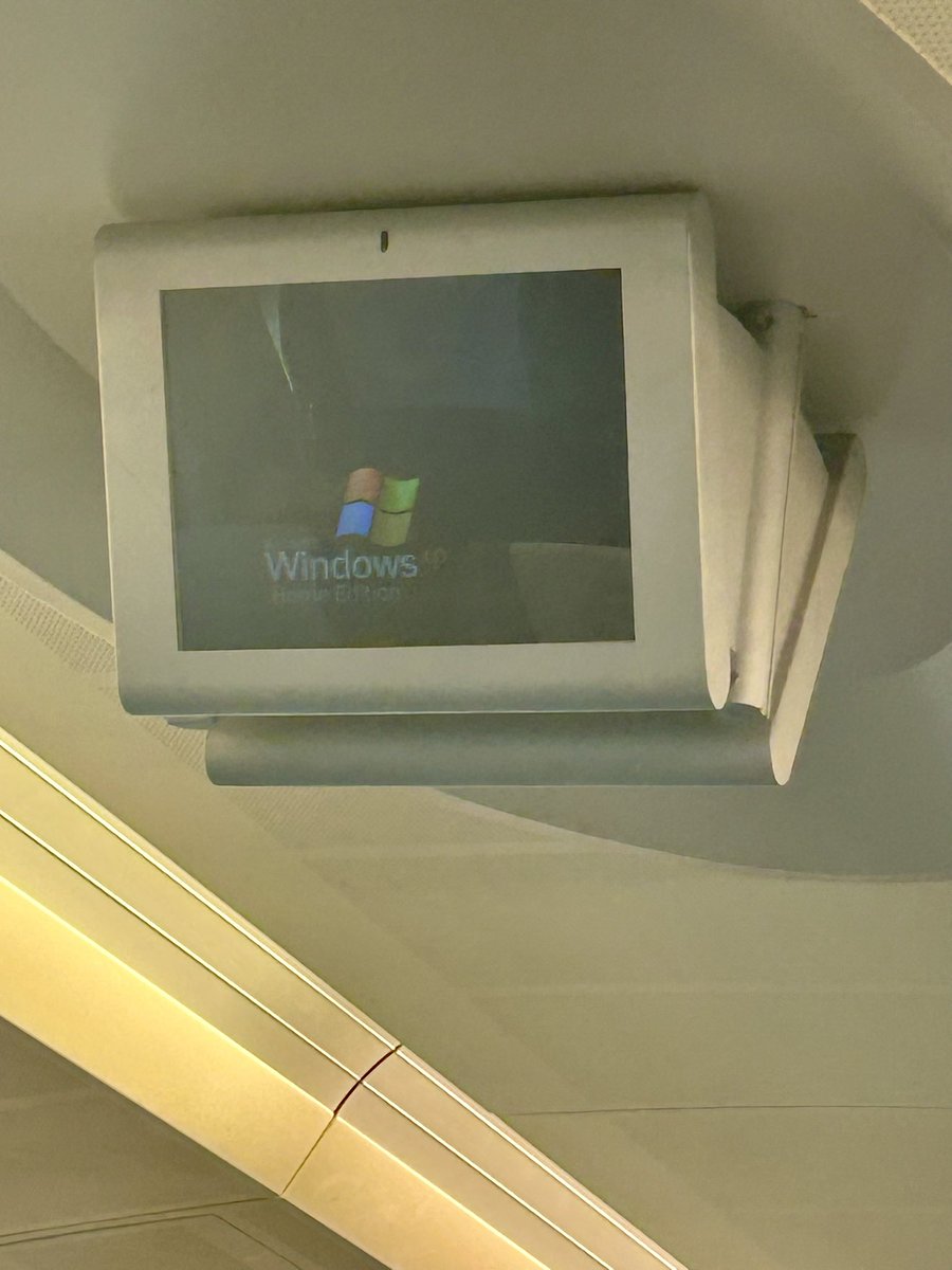 Renfe les desea un feliz viaje al 2001