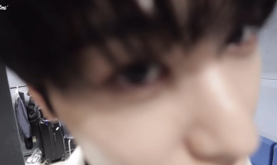 엄마폰뺏어가서셀카찍음이