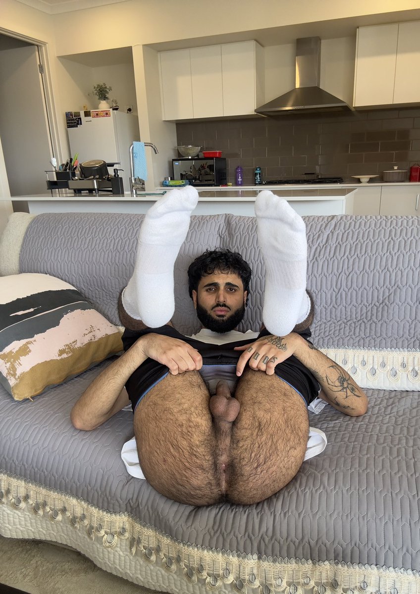jaeonthatshi's tweet photo. Down with a flu but I must show my hairy hole https://t.co/72rPtAQ1j5
