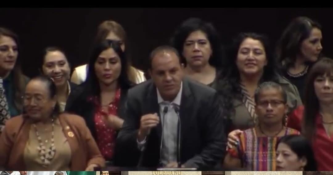 ShaydaRuiz's tweet photo. Cínicas sostienen el fuero para evitar el acceso a la justicia, solo faltó su pancarta Viva Cuauhtémoc!!! Diputadas nefastas y traidoras al género hoy #DiaNaranja y a lo que debe ser la #4T La violencia de género existe, lo que no existe es sororidad y mucha impunidad 💜 https://t.co/YVFJWHdNQ9