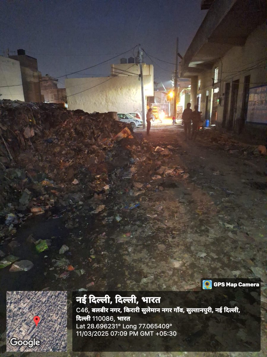 <a href="/ArvindKejriwal/">Arvind Kejriwal</a> <a href="/CPCB_OFFICIAL/">Central Pollution Control Board</a> <a href="/DelhiComplaint/">Delhi Complaint</a> <a href="/JhalkoDelhi/">Jhalko Delhi</a> <a href="/MCD_Delhi/">Municipal Corporation of Delhi</a> <a href="/NBTDilli/">NBT Dilli</a> <a href="/OberoiShelly/">Dr. Shelly Oberoi</a> @AnilJhaVats1 ये फोटो तो 2-3 दिन बाद की है  अधिकारियों ने फोटो सिर्फ उस एंगल से ली सफाई की जहाँ से सरकारी अधिकारियों की आँखों में धूल झोंक सकें   अब तो हालात पहले से भी बदतर हो गए हैं