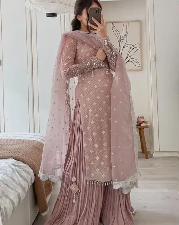 RoNakshiilove's tweet photo. My look for 😊

#talroshkishadi
#meemsemohabbat https://t.co/XzXS37b5bK