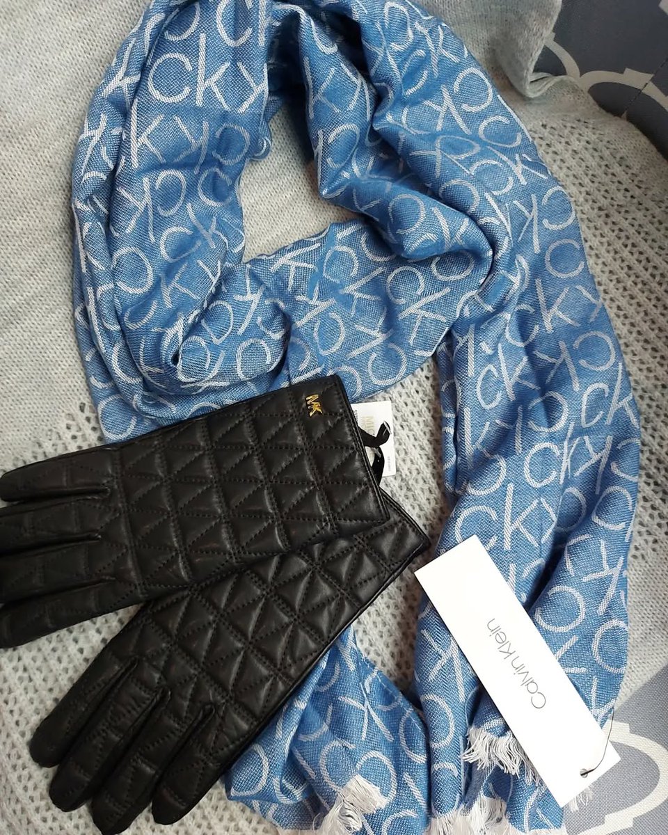 Waterfront_KE's tweet image. Cold days call for cozy layers! Nothing beats a soft scarf, warm gloves, and a snug beanie to keep you comfy all season. ❄️🧣🧤
@@kalaapparelke 
 #ColdWeatherEssentials #scarfglovesbeanie #knitscarf #Scarfs #Calvinklein #Leathergloves #Laurenralphlaurengloves #Michaelkorsgloves