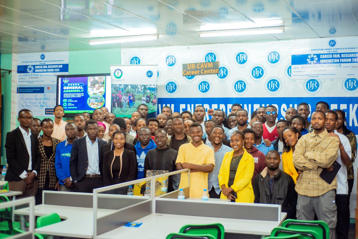 hakpaul1's tweet image. @RwandaCSSA is not only association for empowering youth in agriculture through research and impact crop production but also it became beyond that now is a family of capable agronomist.
#WeForChange 

@sylvaha @tuyishime_olive @AlexandreRutik1 @uwisizeg @UR_CAVM @ur_cmb