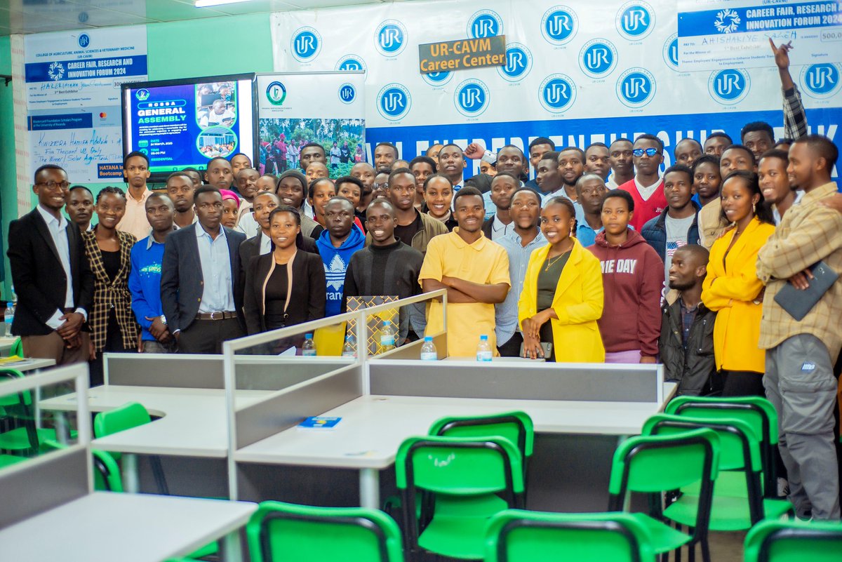 hakpaul1's tweet image. @RwandaCSSA is not only association for empowering youth in agriculture through research and impact crop production but also it became beyond that now is a family of capable agronomist.
#WeForChange 

@sylvaha @tuyishime_olive @AlexandreRutik1 @uwisizeg @UR_CAVM @ur_cmb