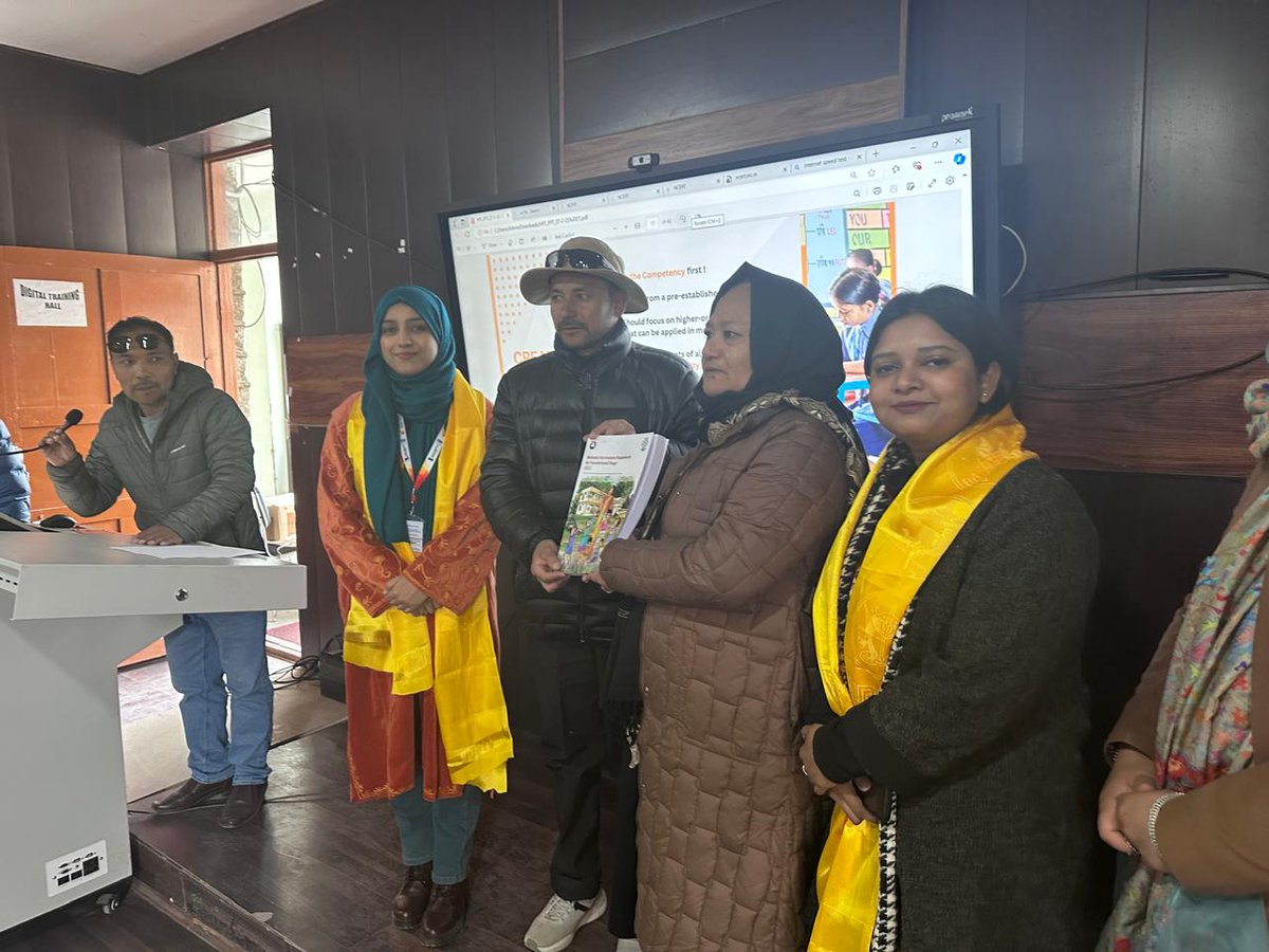 DIPR_Kargil's tweet image. @parakh_ncert, in collaboration with @DietKargil, organized a Workshop on Implementation of Holistic Progress Card on March 25. Experts from PARAKH, NCERT led discussions on NEP 2020-aligned assessment reforms under Prof @Indrani Bhaduri. #HolisticProgressCard #NEP2020