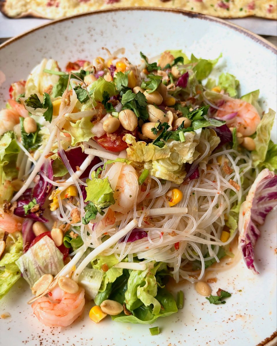 Katarina1373285's tweet photo. This time I opted for a spicy salad with glass noodles and shrimp, and I had hot apple juice with cinnamon to drink 🤤 . . . . #lunchtime #beutifulday #productiveday #likeit #goviral
