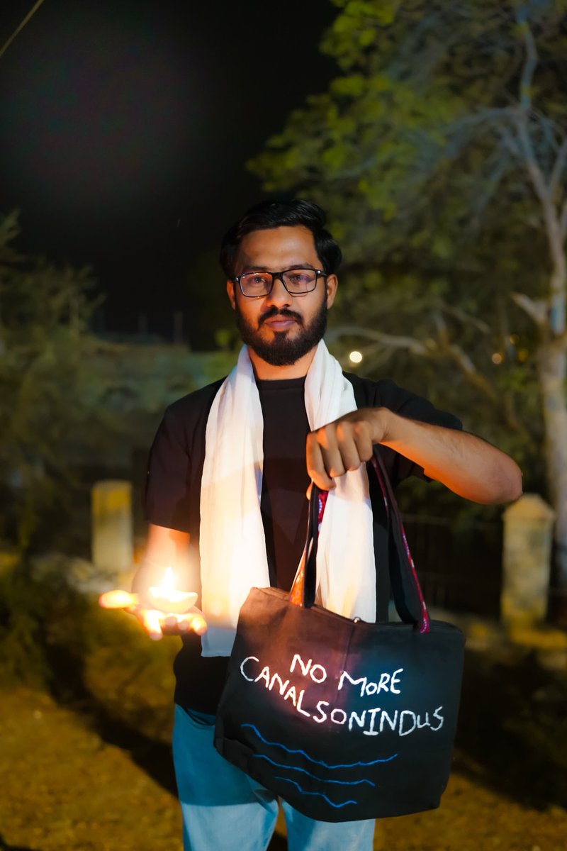 OfficialSachal's tweet photo. اچو ته سنڌ ۽ سنڌوء سان عشق جي ديپ جلايون.🪔
#NoMoreCanalsOnIndus #officialsachal #savedelta https://t.co/3OsFDVJ5Je