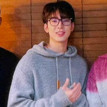 wonu_kitty's tweet photo. w0nwoo sending his slutty photos to his boyfriends when he's horny!!! 🤒 https://t.co/W9ixrGzCVM