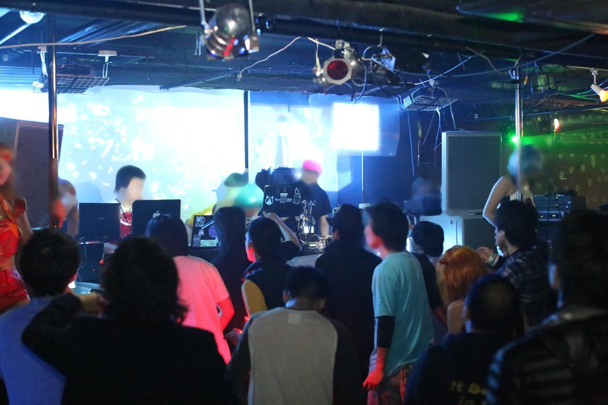 sx3elf's tweet photo. 2014.01.12(Sat) SssELF 8th Attack!! -初春- @ nattsu music cafe

この頃からDJ&amp;VJ中心のクラブイベントになります。コスプレポールダンスのパフォーマンスもあり、イベントに華を添えてくれました https://t.co/IoDv6CWxe9