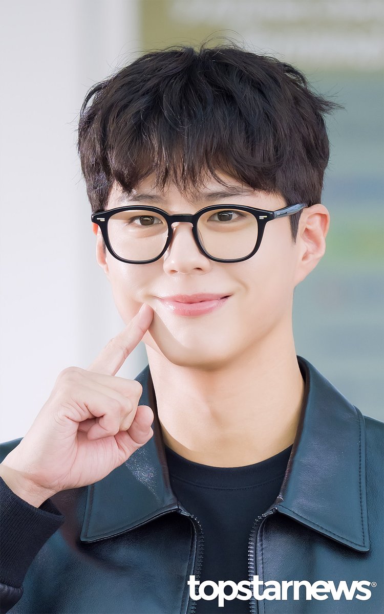 sgXCLUSIVE's tweet photo. South Korean actor Park Bo Gum and actress-singer Bae Suzy are headed for Singapore to attend the CELINE Boutique ION Orchard opening event.

📅 27 March 2025 
🕰️ 3PM
📍 ION Orchard @ion_orchard
Celine ION Orchard is located at #01-04 

#CELINE #셀린느 #ParkBogum #BaeSuzy https://t.co/zlk7rTAmEn