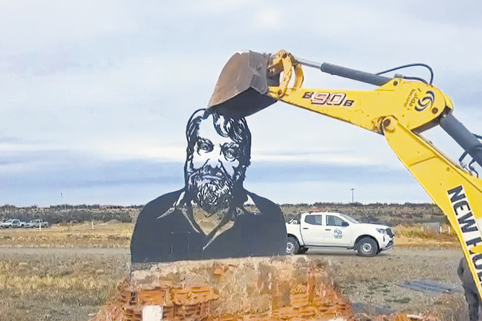 Osvaldo Bayer, la Patagonia trágica y los excrementos de la extrema derecha. pagina12.com.ar/813449-con-un-… más info en gustavojveiga.wordpress.com