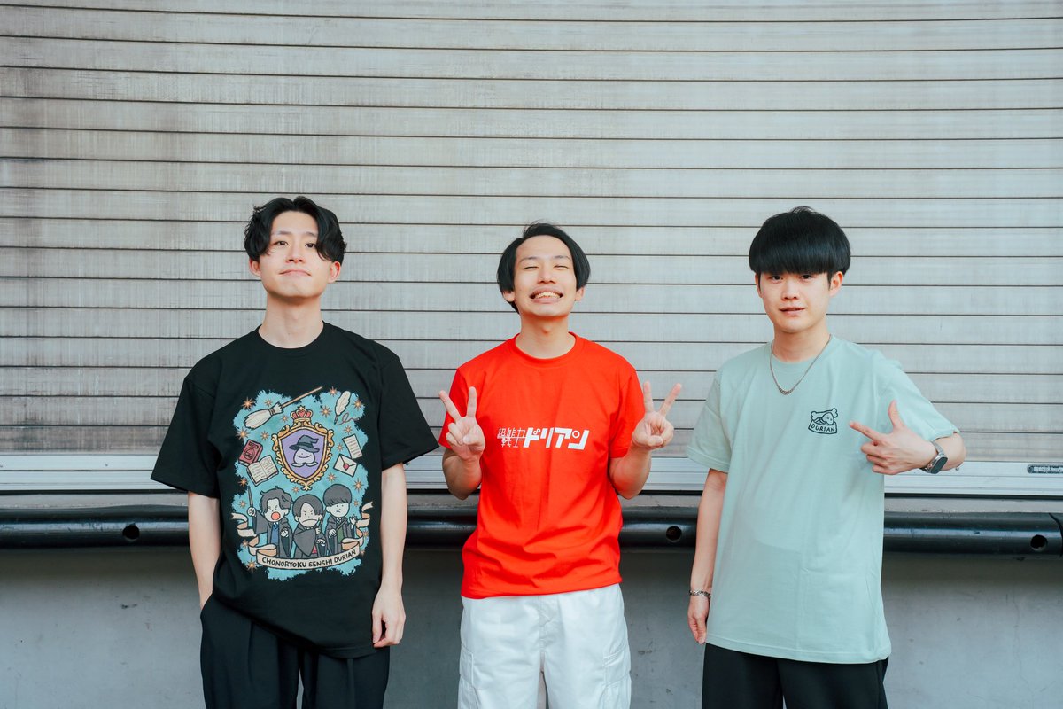 遅くなってすみません】 新グッズ着用画像！ 1、2枚目左からXL、M、L