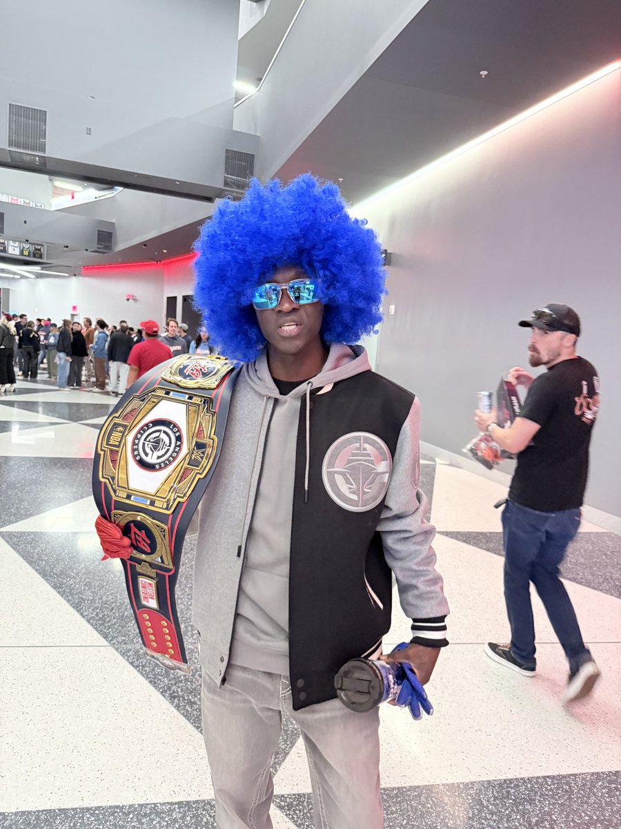 Clippers super fan challenge <a href="/TheRock/">Dwayne Johnson</a>  <a href="/KevinHart4real/">Kevin Hart</a> a WWE wrestling match <a href="/WWEShop/">WWEShop.com</a>  <a href="/WWE/">WWE</a> <a href="/Hoophall/">Basketball HOF</a> <a href="/FanDuelSN_West/">FanDuel Sports Network West</a> #WWERaw  #wwe #clipperssoul  #therock don’t run the rock