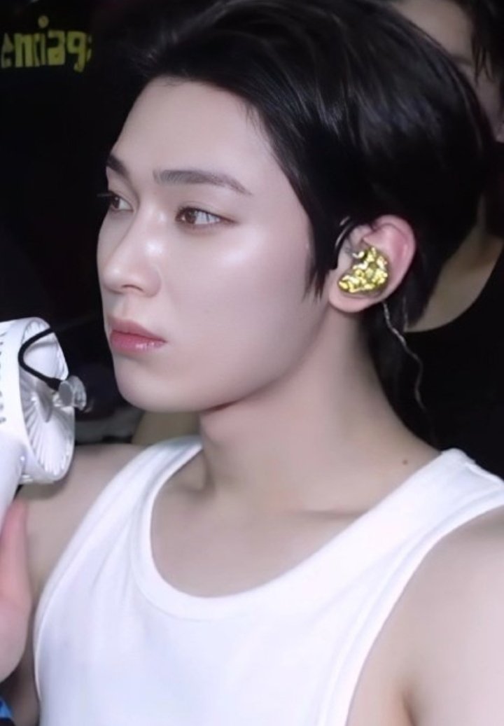 minkitty09_'s tweet image. "Isusumbong kita            Yung Mama
sa mama ko. "                   niya: