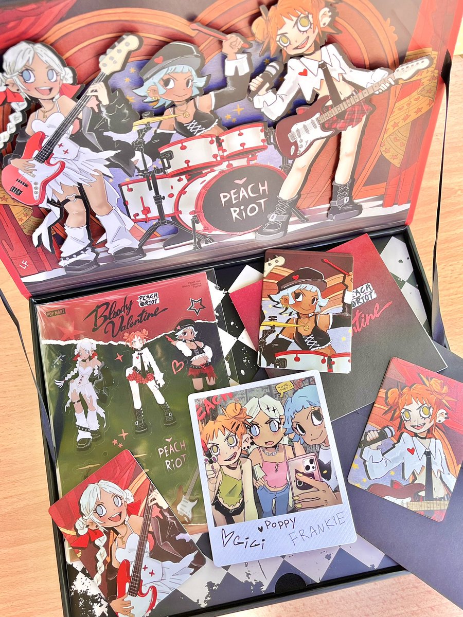 majaellibee's tweet image. Super love the figs so much!!!!! 😩❤️🔥
Peach Riot Bloody Valentine Hanging Card ❤️🔥