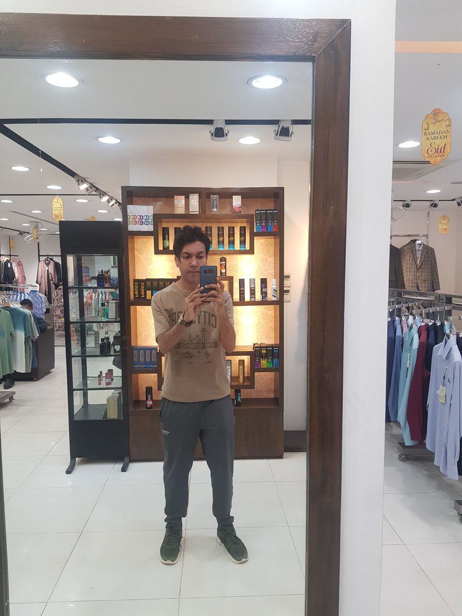 NJSBT1's tweet photo. I liked this one t-shirt in the entire showroom https://t.co/pvto0jusoZ