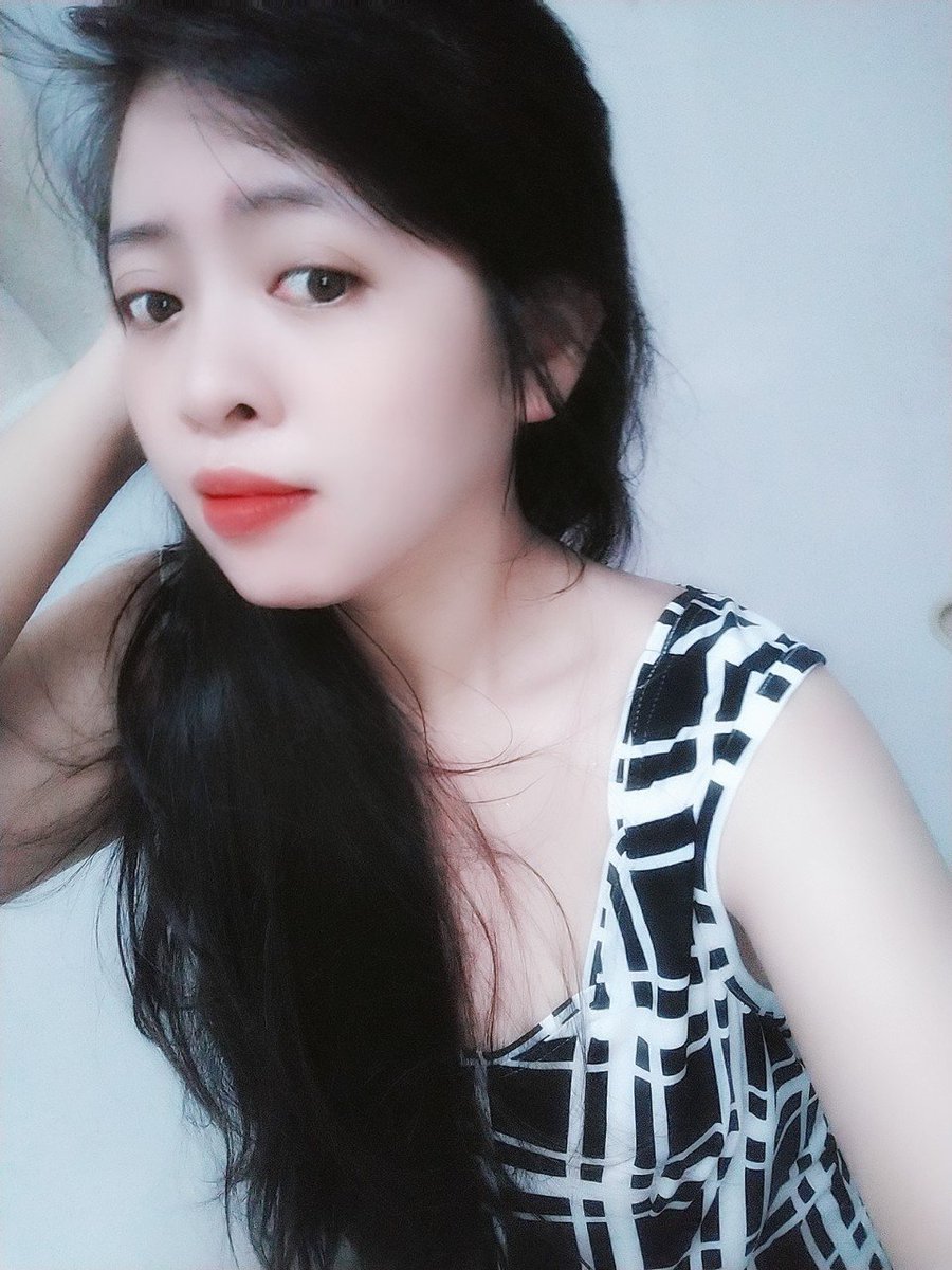 Reinayusmar's tweet photo. Mún một a trai cao to đen kh hôi giúp e lên đỉnh tối nay https://t.co/7C8VU3CCeV