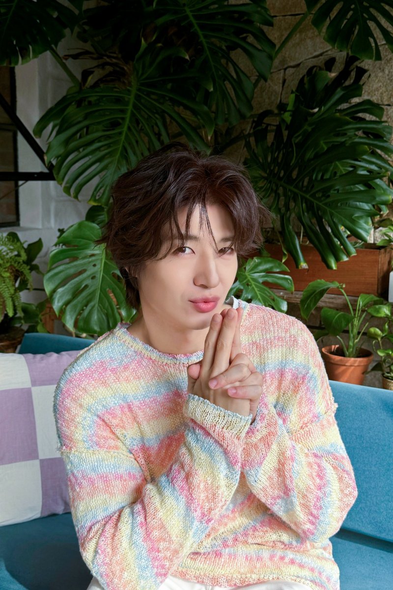 [📸]

한 장 한 장 넘겨봐📖
몇 번을 다시 봐도 질리지 않는 호이🌸

#봄이_설레는_가장_큰_이유는_너야
#WONDERFUL_HOIDAY
#우리의계절_손호영_생일축하해