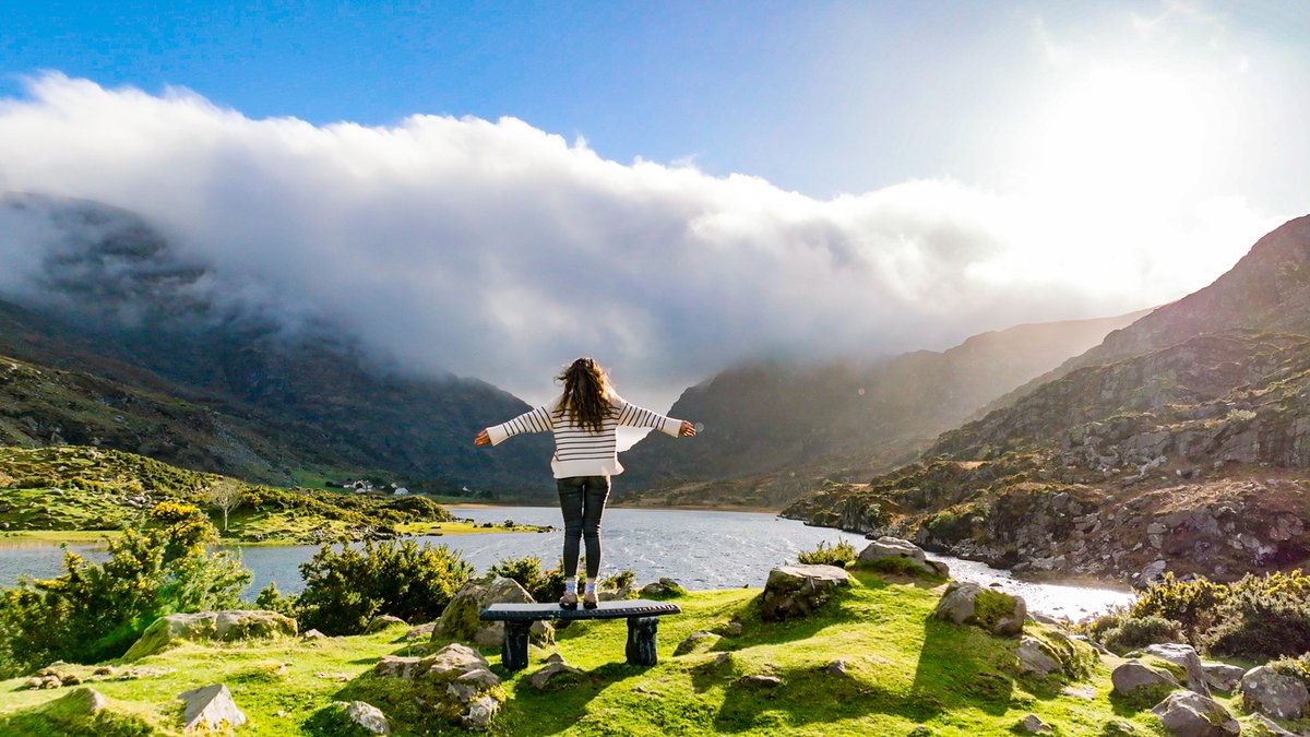 _DriveAway_'s tweet photo. #Ireland, you're pure magic 🍀

Rich history, stunning landscapes, and the warmest locals make this the ultimate #adventure.

Here’s your Ireland checklist:

✅ Cliffs of #Moher 🌊
✅ Ring of #Kerry 🚗
✅ Giant's Causeway ⛰️
✅ #Blarney Castle &amp; Stone 💋
✅ #Kilkenny Castle 🏰 https://t.co/CAfZtSb5bw