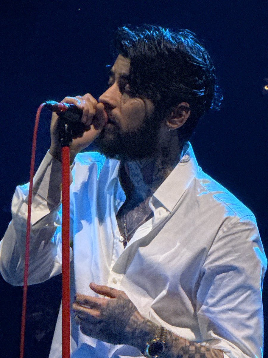 zaynbbh's tweet image. something about this man in white...
