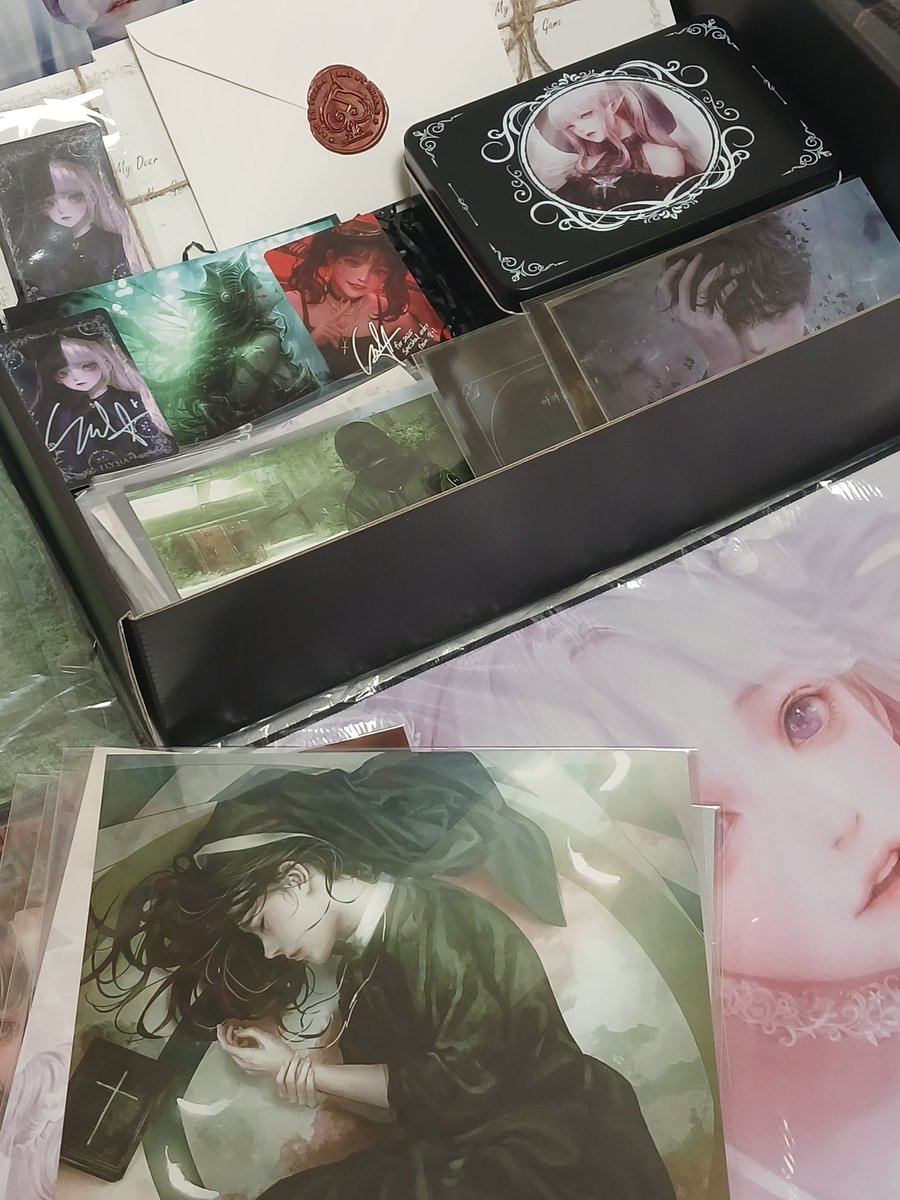 드디어 왔다...!!! 샬이님(<a href="/ShalE_7/">👅Shal.E</a> )굿즈가...!!!
주접이 너무 민망해서 자세한건 다른 SNS에 올렸어요 :)

과거에도 지금도 미래에도 제 롤모델이신 샬이님!! 샬이님의 굿즈를 소장할 수 있어서 너무너무 기뻐요🥹🥹 굿즈 만들어주셔서 감사합니다🫶🫶🫶🫶🩷🩷🩷