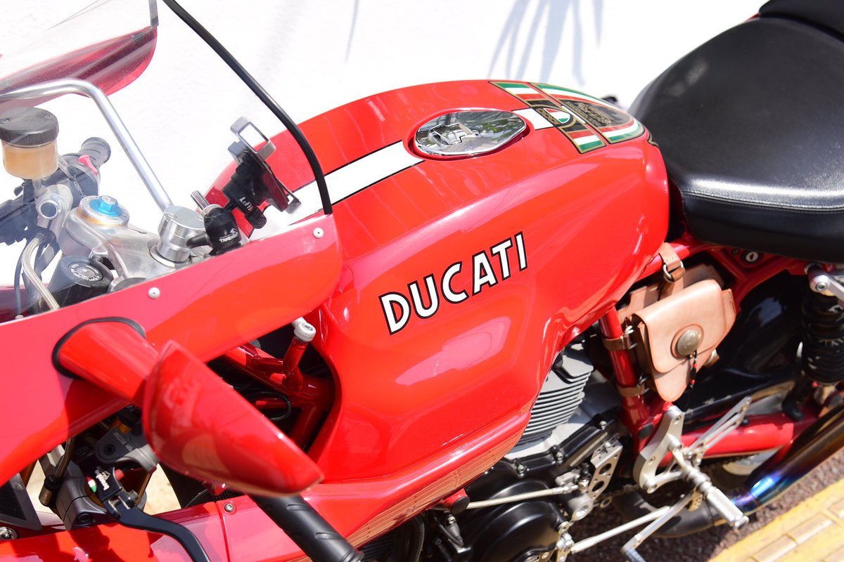 RUMBLE_L_C's tweet photo. ducati sport1000s タンクカバー＆バッグ
本体を売却する為に撮影しましたが、全国的に探しても見つからないレアなバイクなので探されていた方DM下さい。格安でお譲り致します。（お客さんならさらに安くお譲り致します）

もちろんレザーカバー＆バッグ付けます。

#ducati 
#sport1000s
#tankcover https://t.co/MoOS5qZoMB